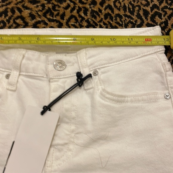 MANGO (MNG)white denim shorts. Raw hem Size label is European. Approx size 24 - Picture 4 of 8